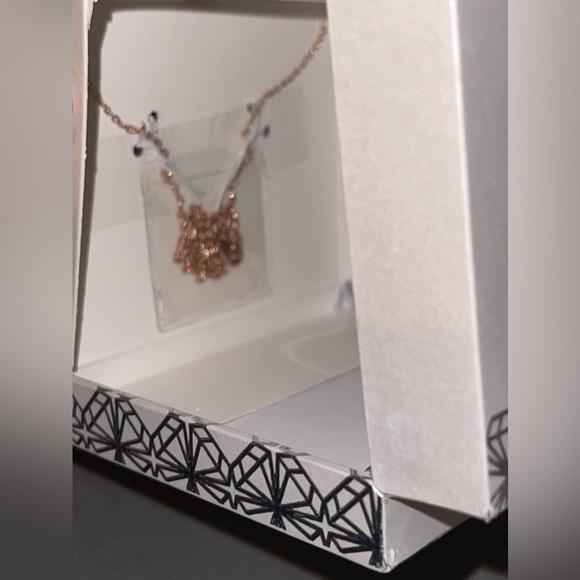 DISNEY FINE SILVER PLATED MINNIE MOUSE NECKLACE (ROSE GOLD COLOR) NWT! - Picture 3 of 6